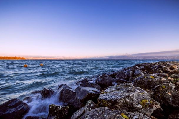 Beautiful new duplex penthouse in St-Prex 2 steps from the lake! - Photo 1