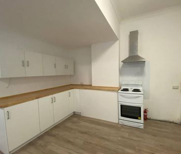 RENOVATED ONE BEDROOM APARTMENT - Photo 1