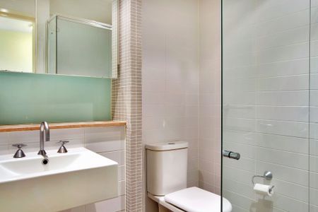 One Bedroom Apartment with Study - Photo 2