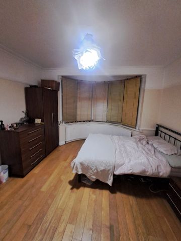 Room in a Shared House, Pymmes Green Road, N11 - Photo 2