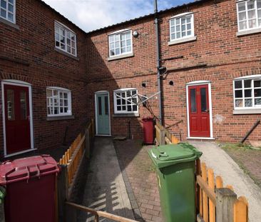 2 bedroom terraced house to rent - Photo 2