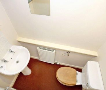 3 bedroom terraced house to rent - Photo 6