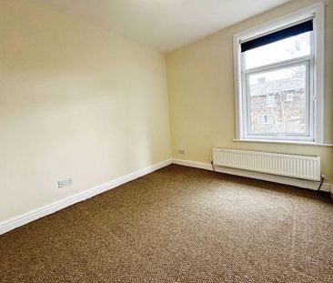 2 bedroom semi-detached house to rent - Photo 4