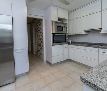 Luxury Villa for rent in The Golden Mile, Spain - Photo 3