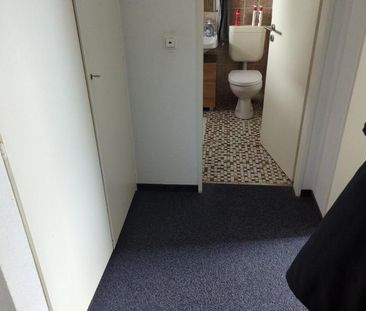 ab sofort oder später: helle, gut geschnittene 2ZKB Wohnung mit gro... - Foto 1