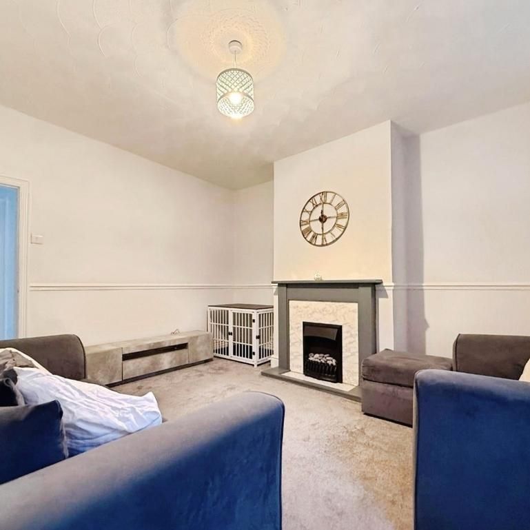 2 bedroom terraced house to rent - Photo 1