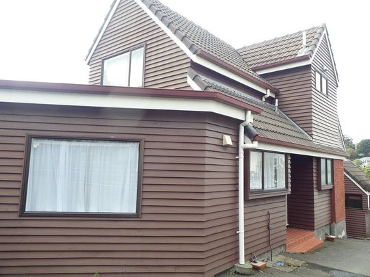 Sunny and Tidy 2 Bedroom Townhouse - Photo 1