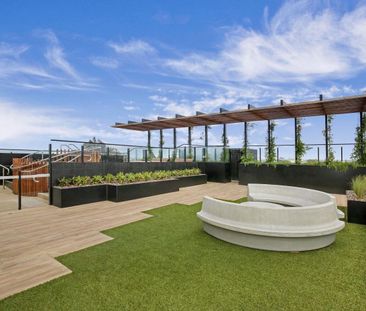 Chic Living in a Prime Location - Photo 1