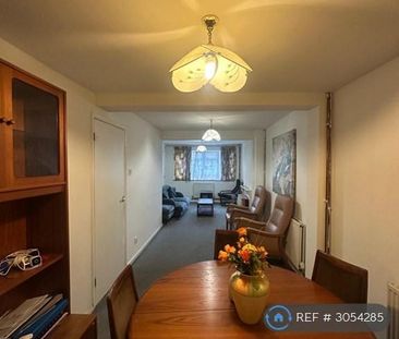 3 bedroom detached house to rent - Photo 2