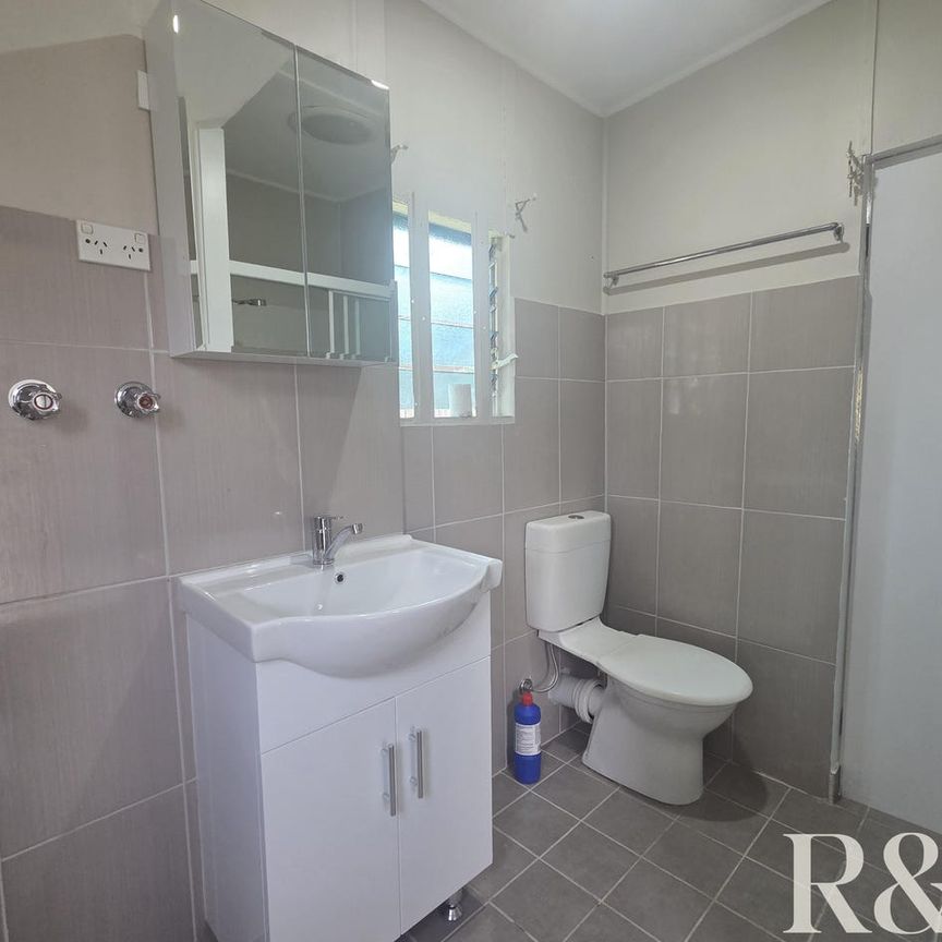 Freshly Renovated 2 Bedroom Granny Flat - Photo 1
