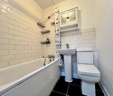 Harefield Road, Uxbridge, UB8 - Photo 6