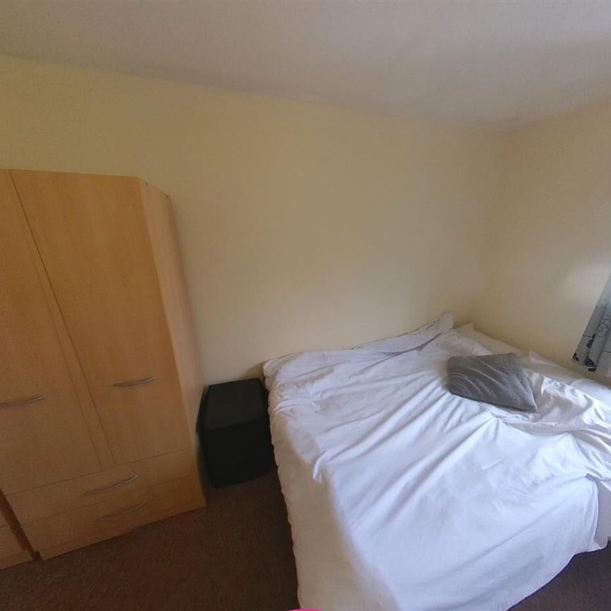 Orchard Lodge, Hyde Park, LS6 2EN, Leeds - Photo 1