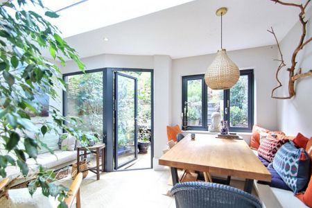 3 bedroom terraced house to rent - Photo 3