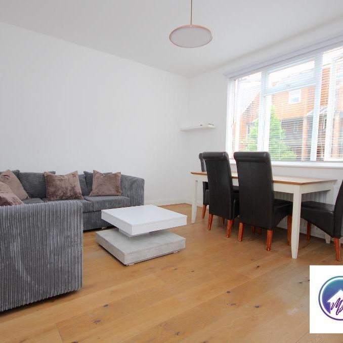 1 Bedroom Room in Flat Share To Rent - Photo 1