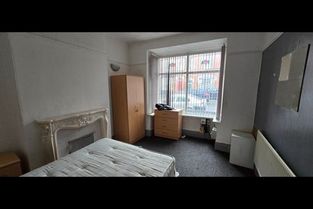 5 Bed Terraced House, Station Road, B14 - Photo 5