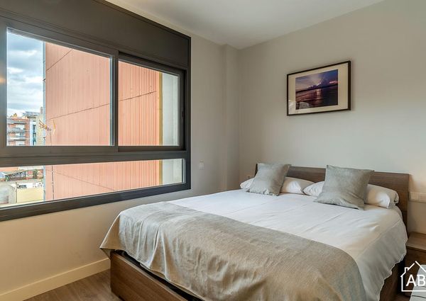Modern 2-Bedroom Apartment in Poblenou with Balcony