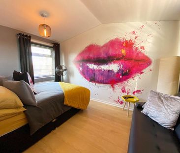 3 bedroom semi-detached house to rent - Photo 2