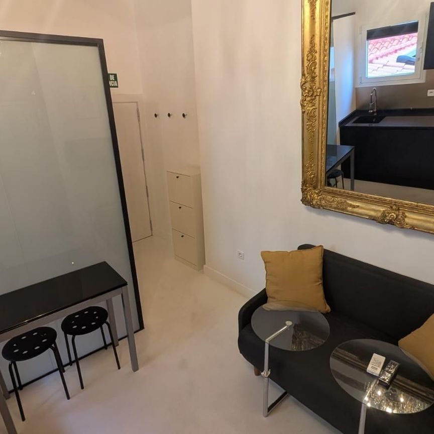 Apartamento de alquiler en Calle Palma, Universidad - Malasaña - Photo 1