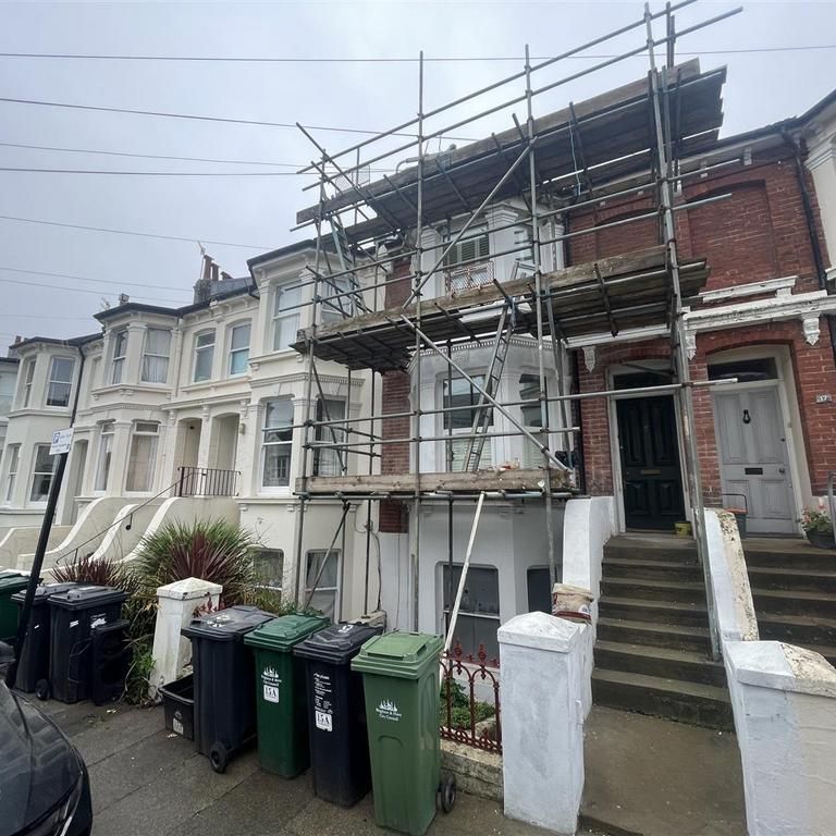 2 bedroom maisonette to rent - Photo 1