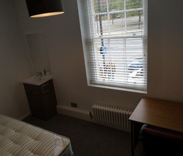 BEDROOM 14 – SMALL SINGLE - Photo 4
