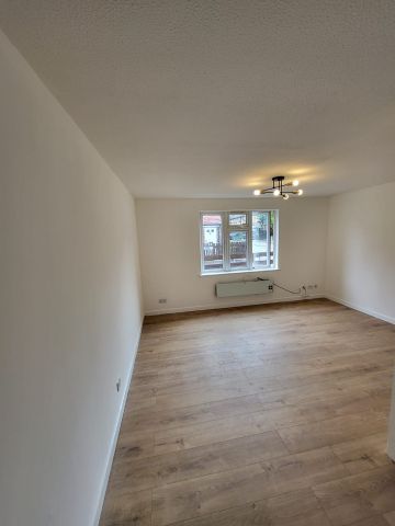 1 Bed Flat, Giralda Close, E16 - Photo 3