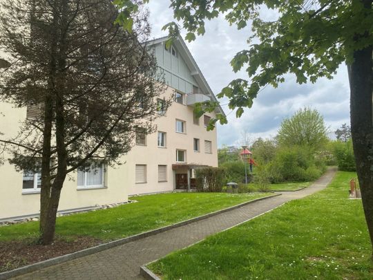 "Günstige Familienwohnung mit Hobbyraum in grüner Umgebung" - Photo 1