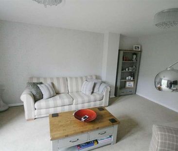 South Meadow Close, Duston, Northampton, NN5 - Photo 1