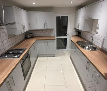 6 bedroom house of multiple occupation to rent - Photo 5
