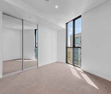 Grand Top-Floor Luxury Opposite Hills Showground Metro Station: Des... - Photo 5