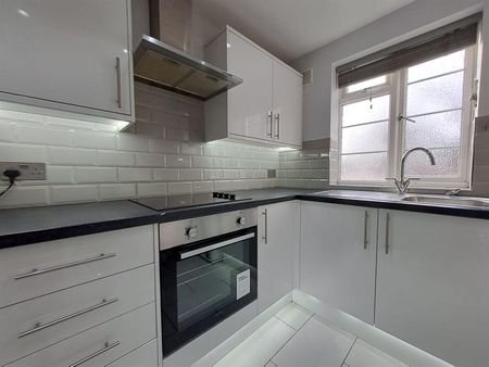 East Vale, The Vale, London W3 - Photo 3