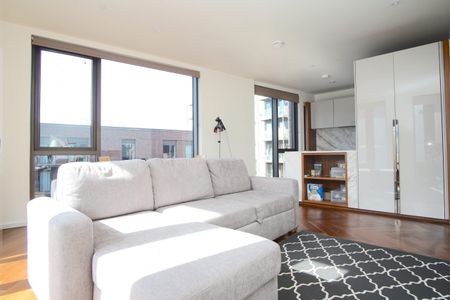 Ambassador Building, 5 New Union Square, London, SW11 7BR - Photo 4