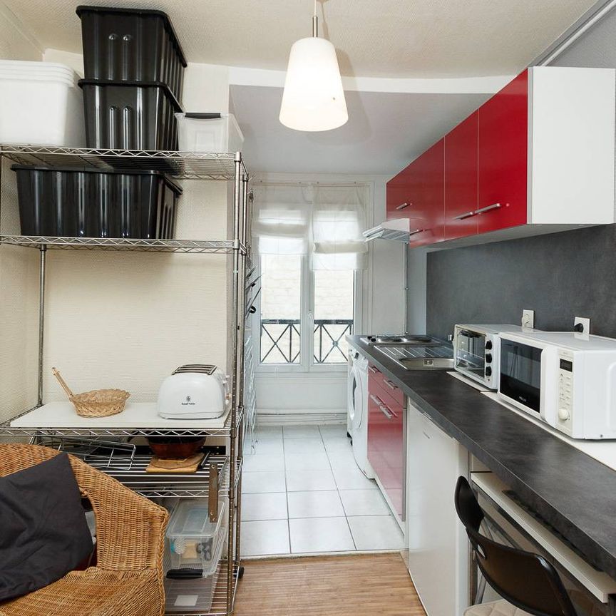 Logement à Paris, Location meublée - Photo 1