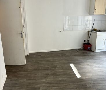 Location Appartement 2 pièces 32m² CHERBOURG-EN-COTENTIN 50100 - Photo 4