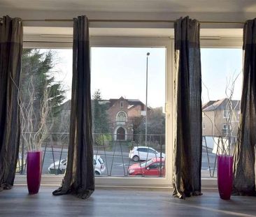 London Road, Redhill, RH1 - Photo 2