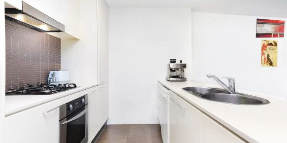 MGM MARTIN – TWO BEDROOM APARTMENT - Photo 3