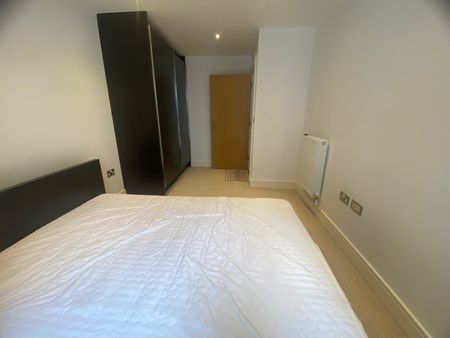 1 Bed Flat, Beacon Point, SE10 - Photo 4