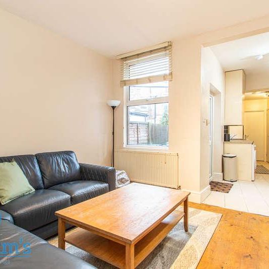 Hungerton Street, Lenton, NG7 - Photo 1