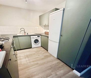2 bedroom flat to rent - Photo 4