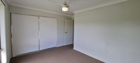 Modern four Bedroom Home in a quiet street - Photo 2