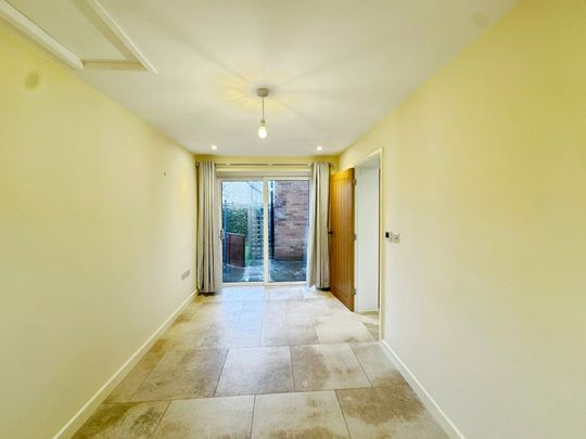 Ground floor maisonette to rent on - Photo 1