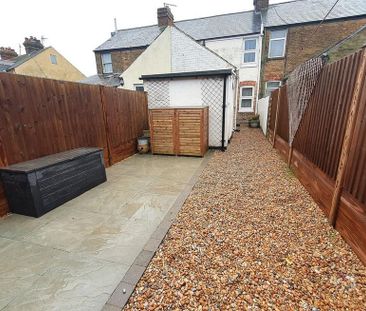 2 bedroom terraced house to rent - Photo 3