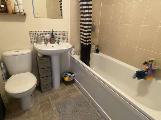 Heeks Crescent, Hilperton, Trowbridge, BA14 - Photo 1