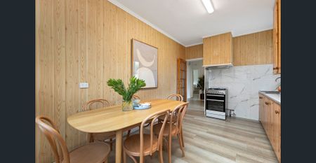 CHARMING FAMILY HOME FOR RENT IN HAMPTON! - Photo 3