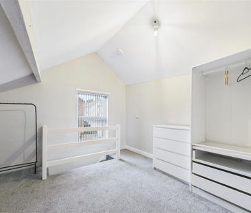 3 bedroom end of terrace house to rent - Photo 6