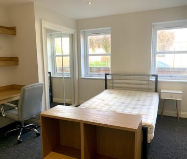 3 bedroom flat to rent - Photo 1