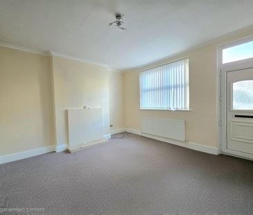 3 bedroom end of terrace house to rent - Photo 4