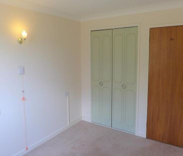1 bedroom retirement property to rent - Photo 2