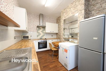 1 bed house of multiple occupation to rent in Victoria Street, Stoke-on-Trent, Staffordshire - Photo 5