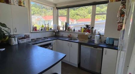 FIVE BEDROOM STAND ALONE FLAT: - Photo 4