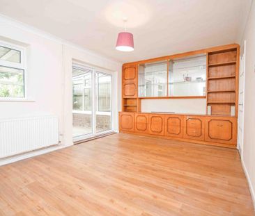 3 bedroom detached house to rent - Photo 2